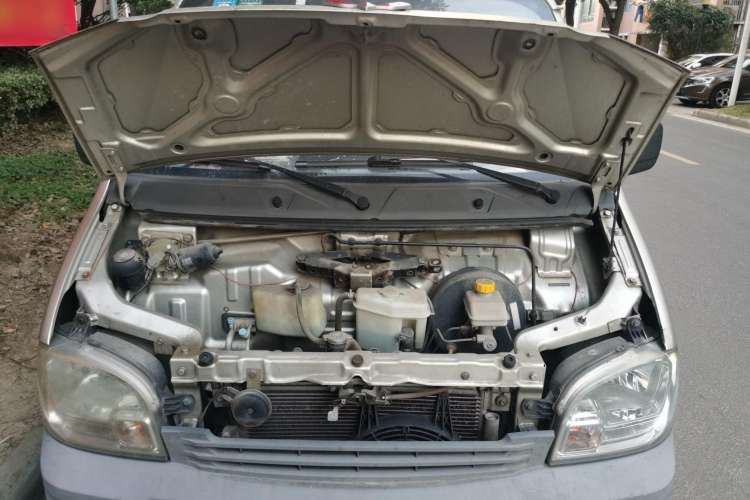 Used Wuling Zhiguang 2013 1.0L Practical Version Engine Bay