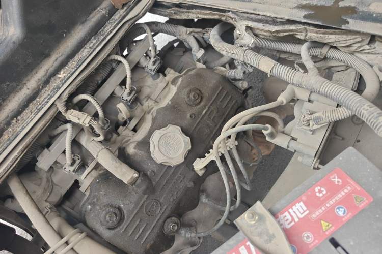 Used Wuling Zhiguang 2013 1.0L Practical Version Engine Bay Left