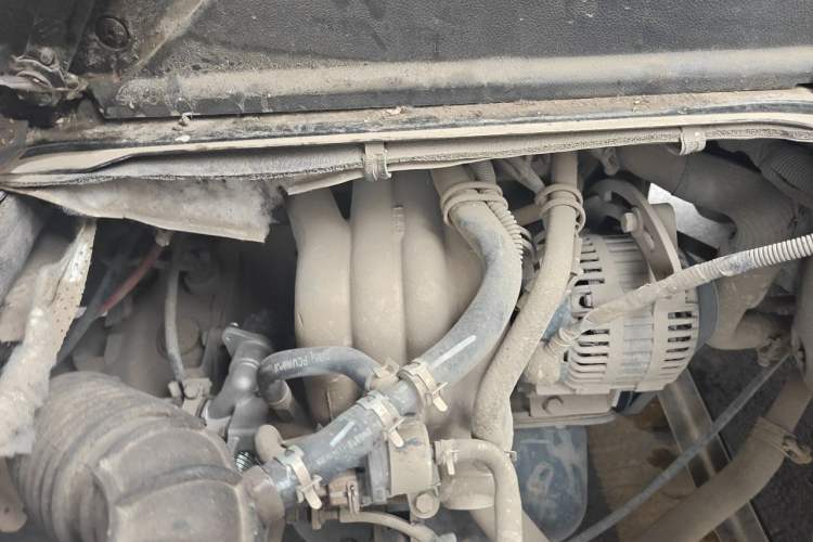 Used Wuling Zhiguang 2013 1.0L Practical Version Engine Bay