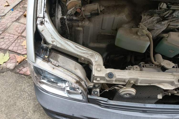 Used Wuling Zhiguang 2013 1.0L Practical Version Engine Bay Right