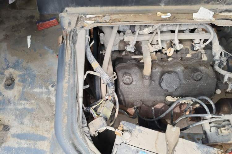 Used Wuling Zhiguang 2013 1.0L Practical Version Engine Bay Right