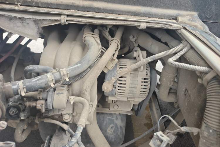Used Wuling Zhiguang 2013 1.0L Practical Version Engine Bay Right