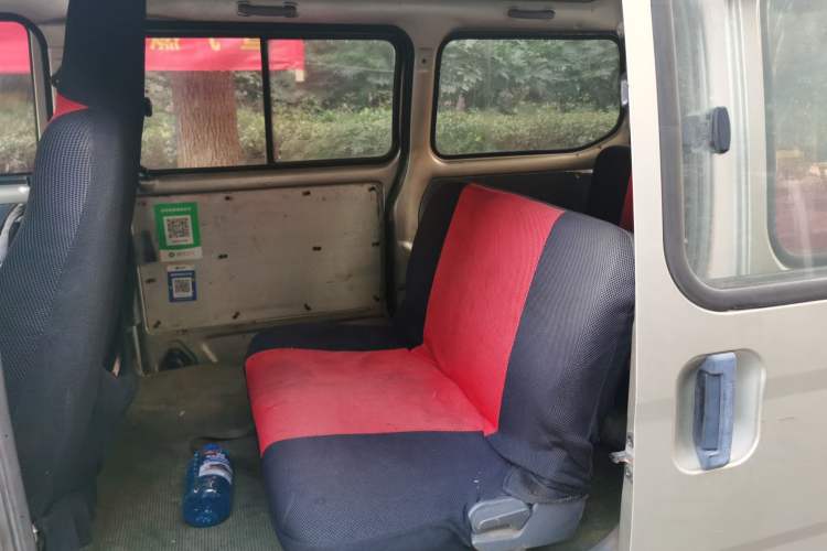 Used Wuling Zhiguang 2013 1.0L Practical Version Left Rear Seat