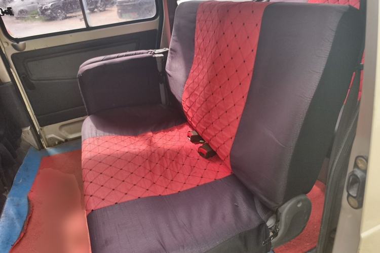 Used Wuling Zhiguang 2013 1.0L Practical Version Left Rear Seat