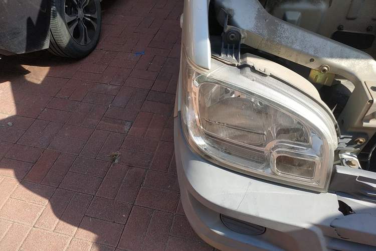 Used Wuling Zhiguang 2013 1.0L Practical Version Right Front Headlight