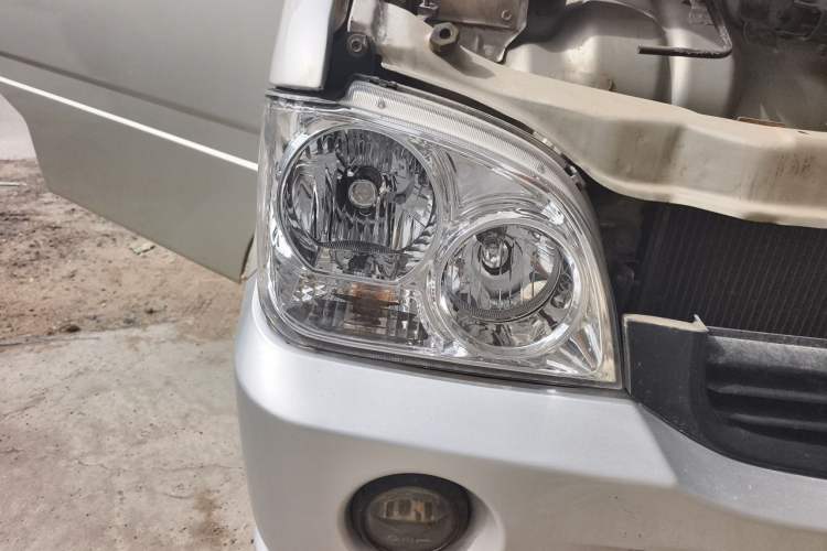 Used Wuling Zhiguang 2013 1.0L Practical Version Right Front Headlight