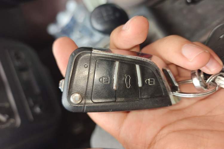 Used Wuling Zhiguang 2013 1.0L Practical Version Vehicle Key
