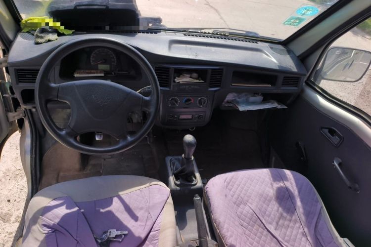 Used Wuling Zhiguang 2013 1.0L Practical Version Center Console