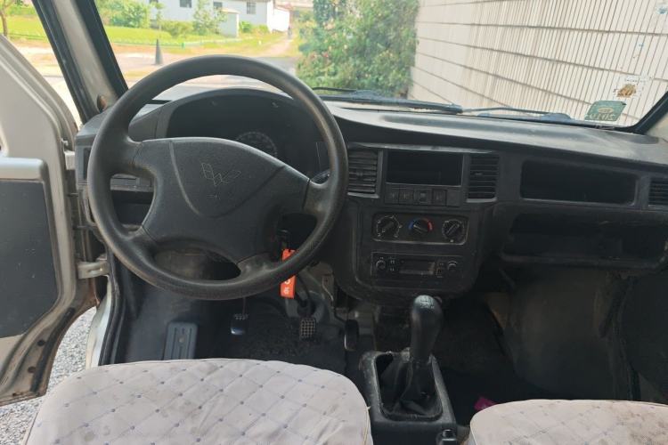 Used Wuling Zhiguang 2013 1.0L Practical Version Center Console
