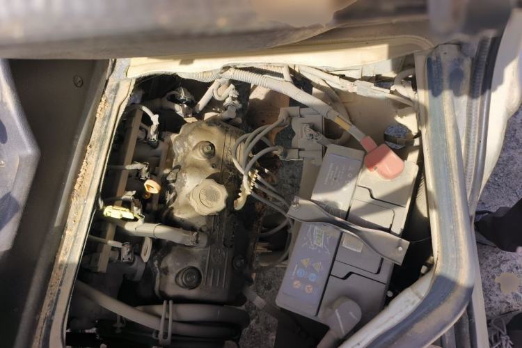 Used Wuling Zhiguang 2013 1.0L Practical Version Engine Bay