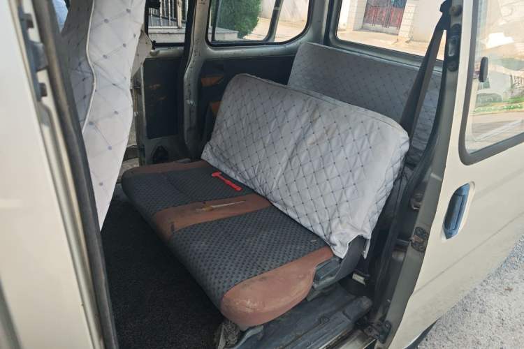 Used Wuling Zhiguang 2013 1.0L Practical Version Left Rear Seat