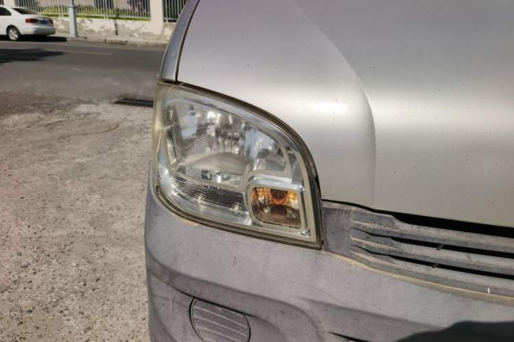 Used Wuling Zhiguang 2013 1.0L Practical Version Right Front Headlight