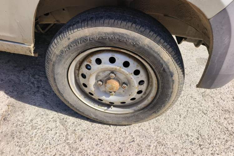 Used Wuling Zhiguang 2013 1.0L Practical Version Right Front Wheel Hub
