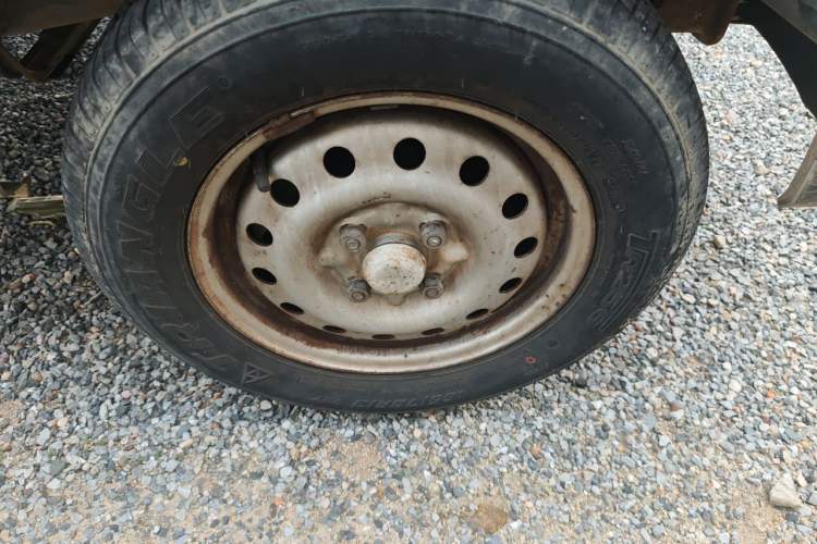 Used Wuling Zhiguang 2013 1.0L Practical Version Right Front Wheel Hub