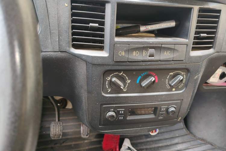 Used Wuling Zhiguang 2013 1.0L Base Version Audio And AC Panel