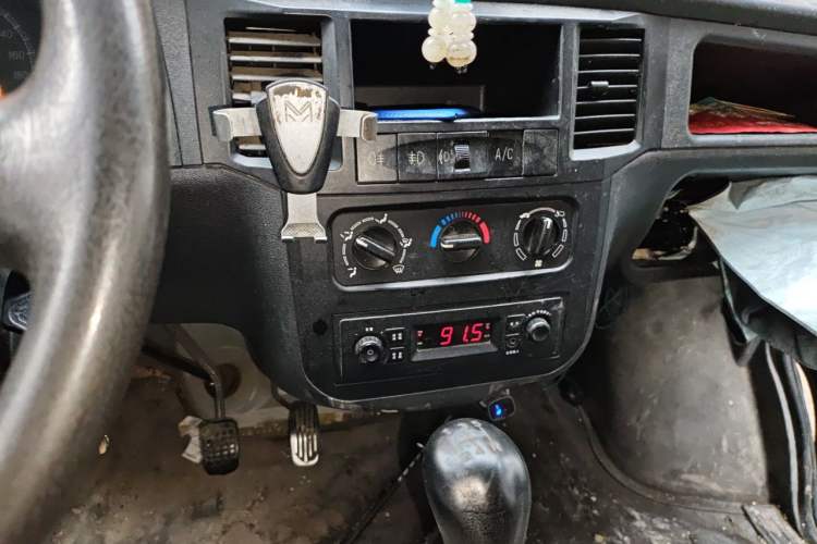 Used Wuling Zhiguang 2013 1.0L Practical Version Audio And AC Panel