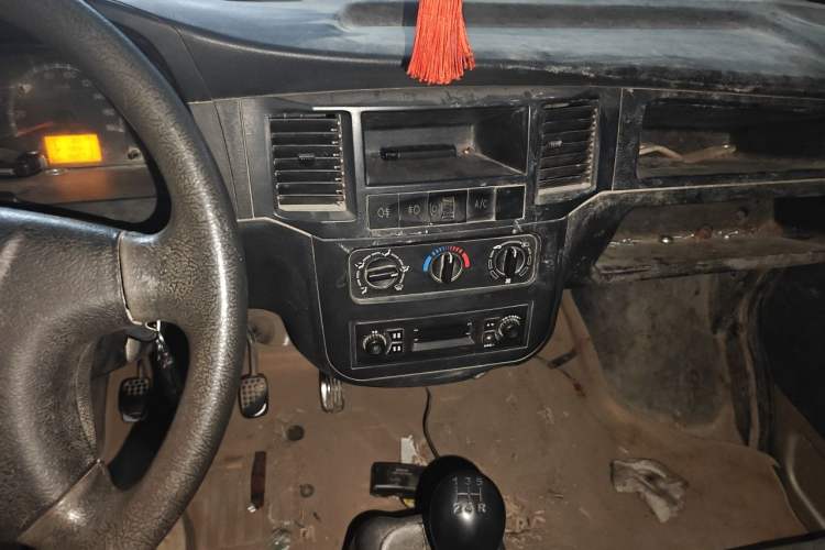 Used Wuling Zhiguang 2013 1.0L Practical Version Audio And AC Panel