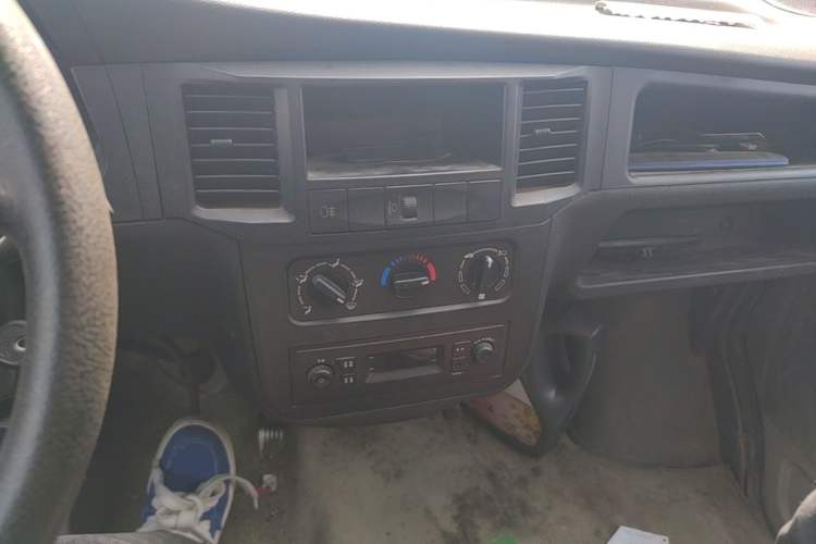 Used Wuling Zhiguang 2013 1.0L Practical Version Audio And AC Panel