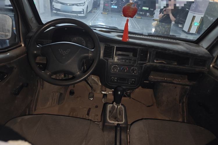 Used Wuling Zhiguang 2013 1.0L Practical Version Center Console