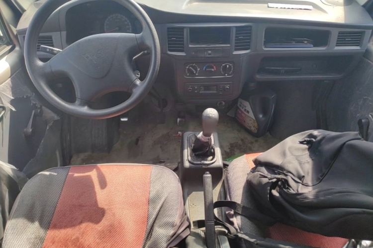 Used Wuling Zhiguang 2013 1.0L Practical Version Center Console