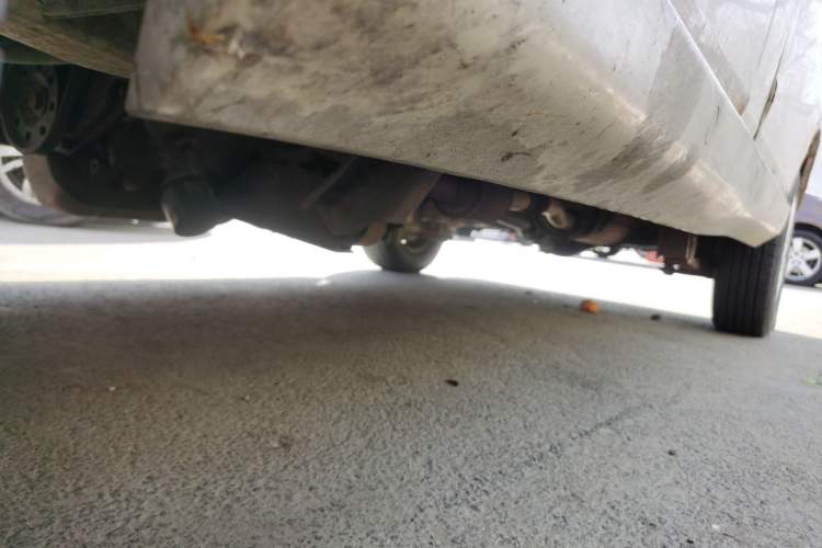 Used Wuling Zhiguang 2013 1.0L Practical Version Chassis Front Left