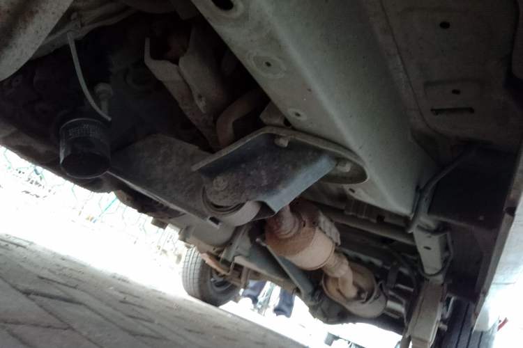 Used Wuling Zhiguang 2013 1.0L Practical Version Chassis Front Left