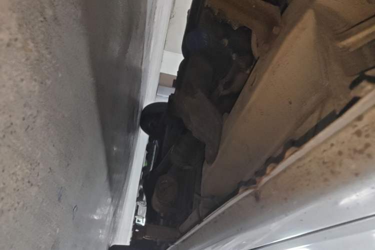Used Wuling Zhiguang 2013 1.0L Practical Version Chassis Front Left