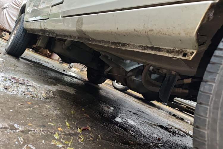 Used Wuling Zhiguang 2013 1.0L Practical Version Chassis Front Right