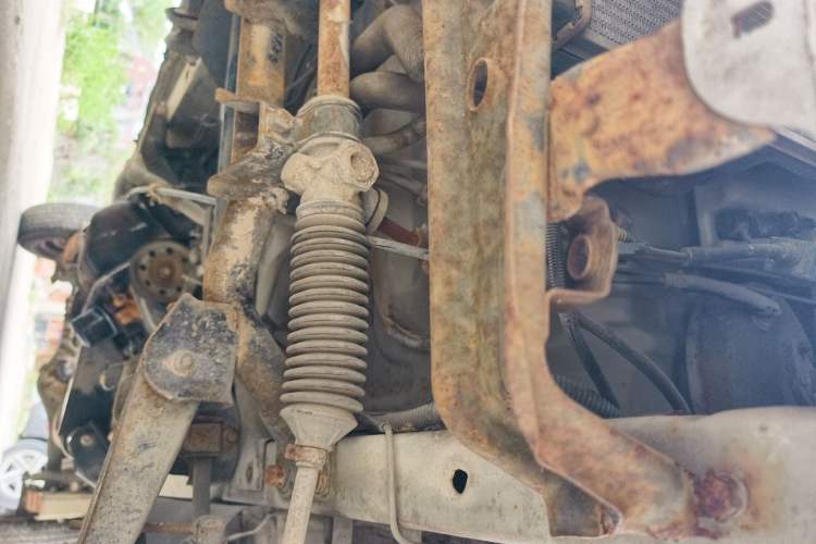 Used Wuling Zhiguang 2013 1.0L Practical Version Chassis Rear