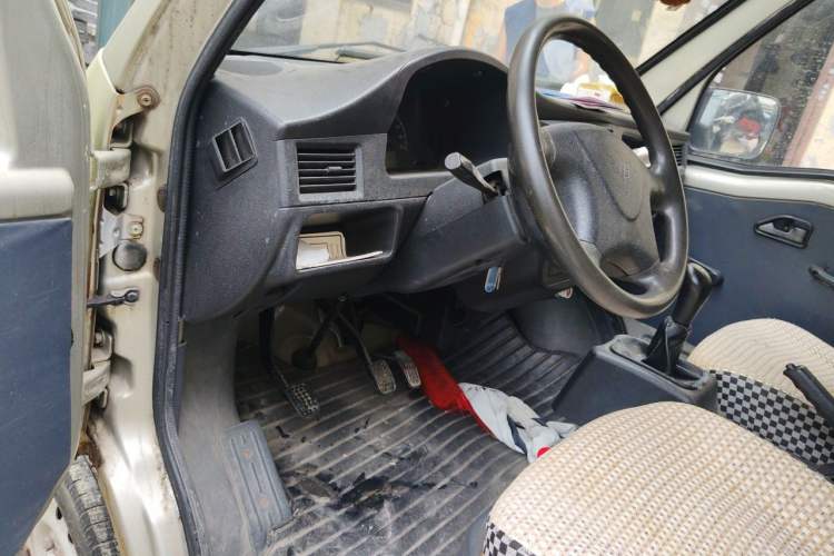 Used Wuling Zhiguang 2013 1.0L Base Version Driver Seat