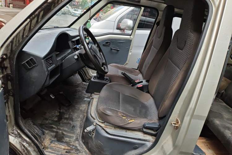 Used Wuling Zhiguang 2013 1.0L Practical Version Driver Seat