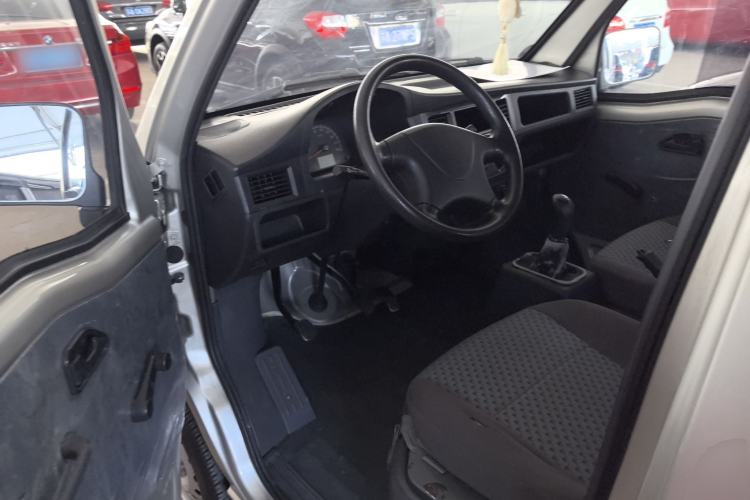 Used Wuling Zhiguang 2013 1.0L Practical Version Driver Seat