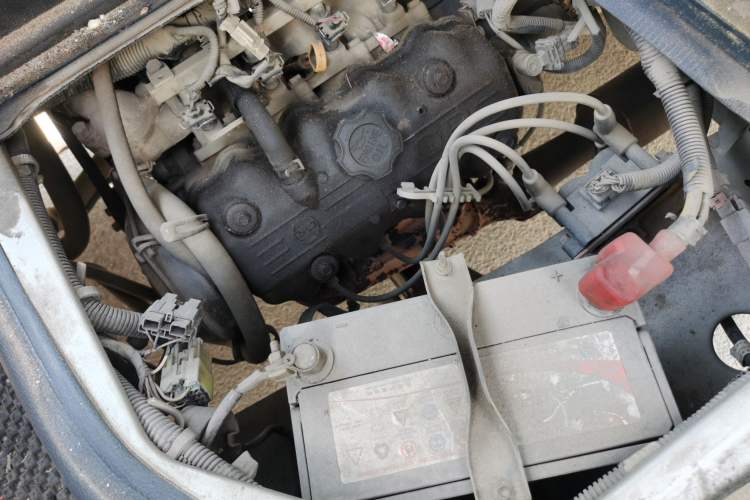 Used Wuling Zhiguang 2013 1.0L Practical Version Engine Bay Left