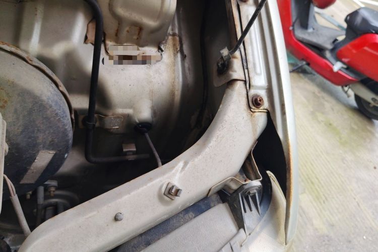 Used Wuling Zhiguang 2013 1.0L Base Version Engine Bay Left