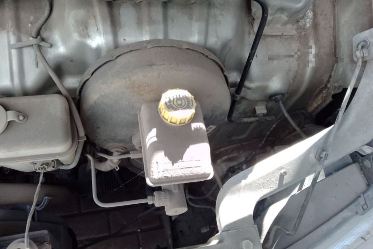 Used Wuling Zhiguang 2013 1.0L Practical Version Engine Bay Left