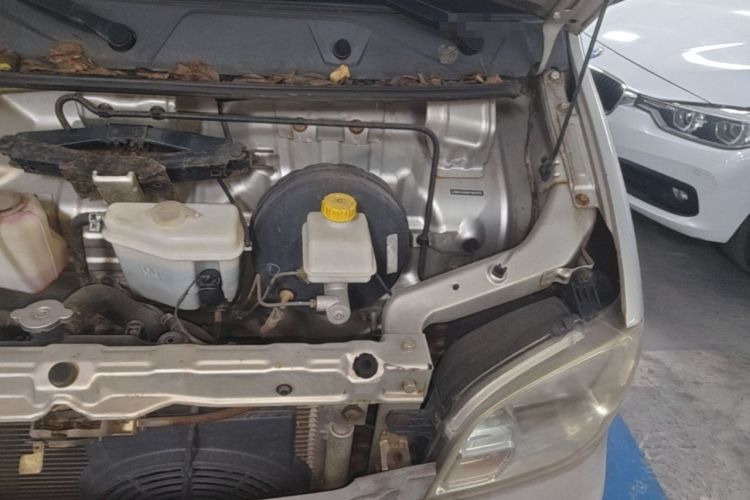 Used Wuling Zhiguang 2013 1.0L Practical Version Engine Bay Left