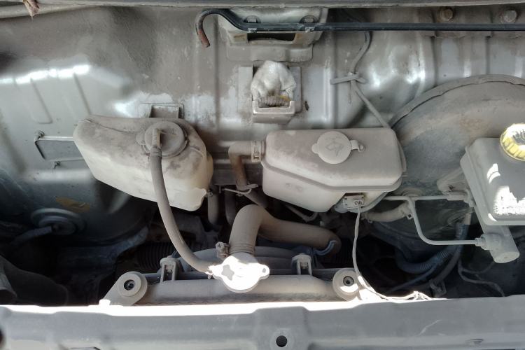 Used Wuling Zhiguang 2013 1.0L Practical Version Engine Bay