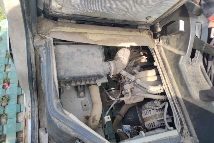 Used Wuling Zhiguang 2013 1.0L Practical Version Engine Bay Right