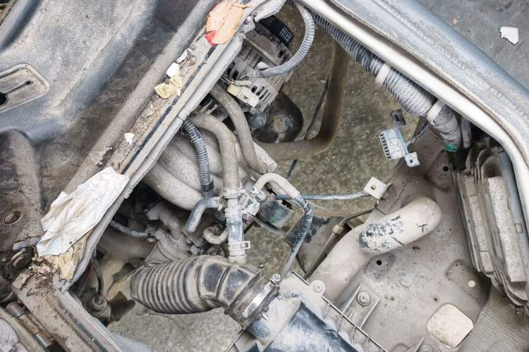 Used Wuling Zhiguang 2013 1.0L Practical Version Engine Bay Right