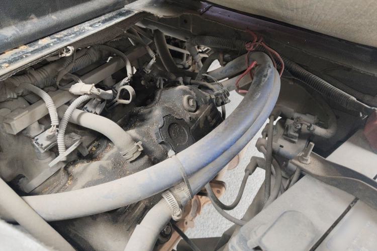 Used Wuling Zhiguang 2013 1.0L Practical Version Engine Bay