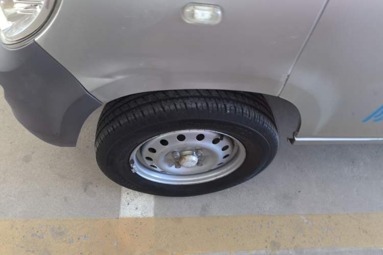 Used Wuling Zhiguang 2013 1.0L Practical Version Left Front Wheel Hub