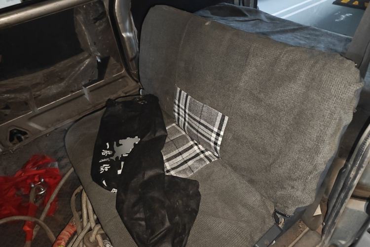 Used Wuling Zhiguang 2013 1.0L Practical Version Left Rear Seat