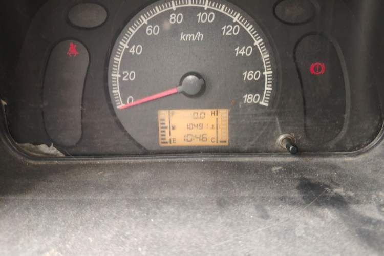 Used Wuling Zhiguang 2013 1.0L Base Version Odometer Close Up