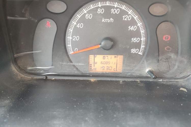 Used Wuling Zhiguang 2013 1.0L Practical Version Odometer Close Up