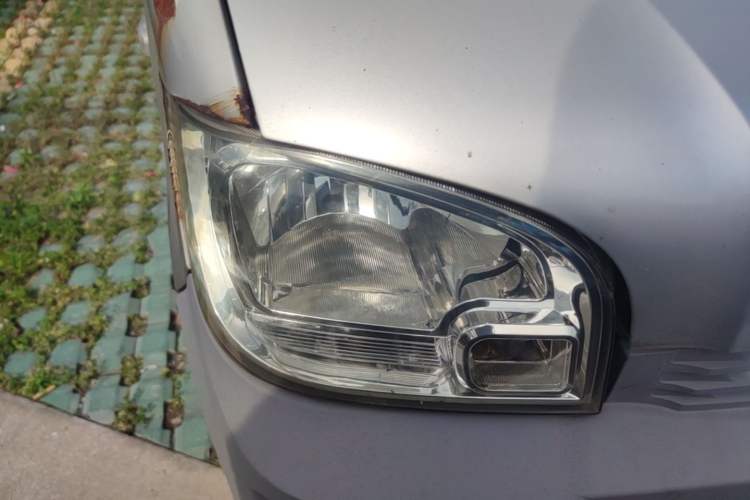 Used Wuling Zhiguang 2013 1.0L Practical Version Right Front Headlight