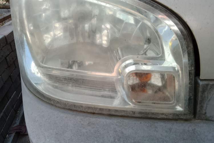 Used Wuling Zhiguang 2013 1.0L Practical Version Right Front Headlight