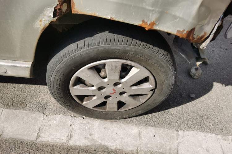 Used Wuling Zhiguang 2013 1.0L Practical Version Right Front Wheel Hub