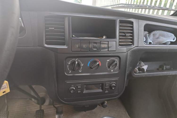 Used Wuling Zhiguang 2013 1.0L Base Version Audio And AC Panel
