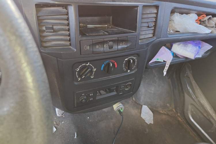 Used Wuling Zhiguang 2013 1.0L Practical Version Audio And AC Panel