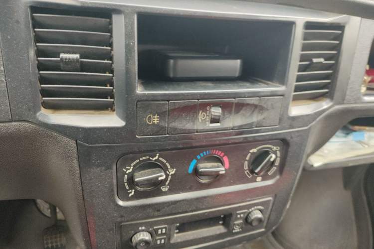 Used Wuling Zhiguang 2013 1.0L Practical Version Audio And AC Panel